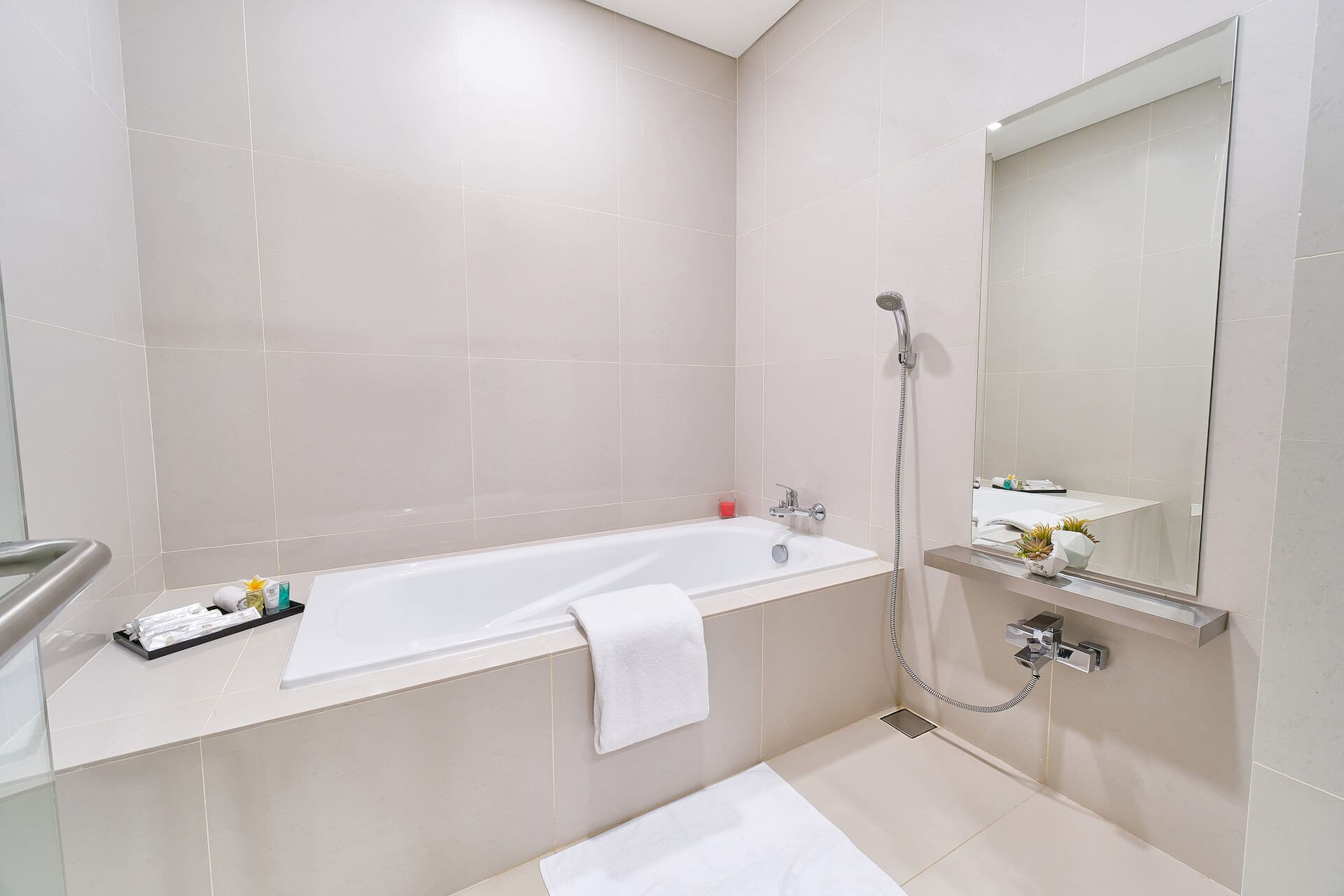 Le Premier Hotel Kota Deltamas Online Reservation