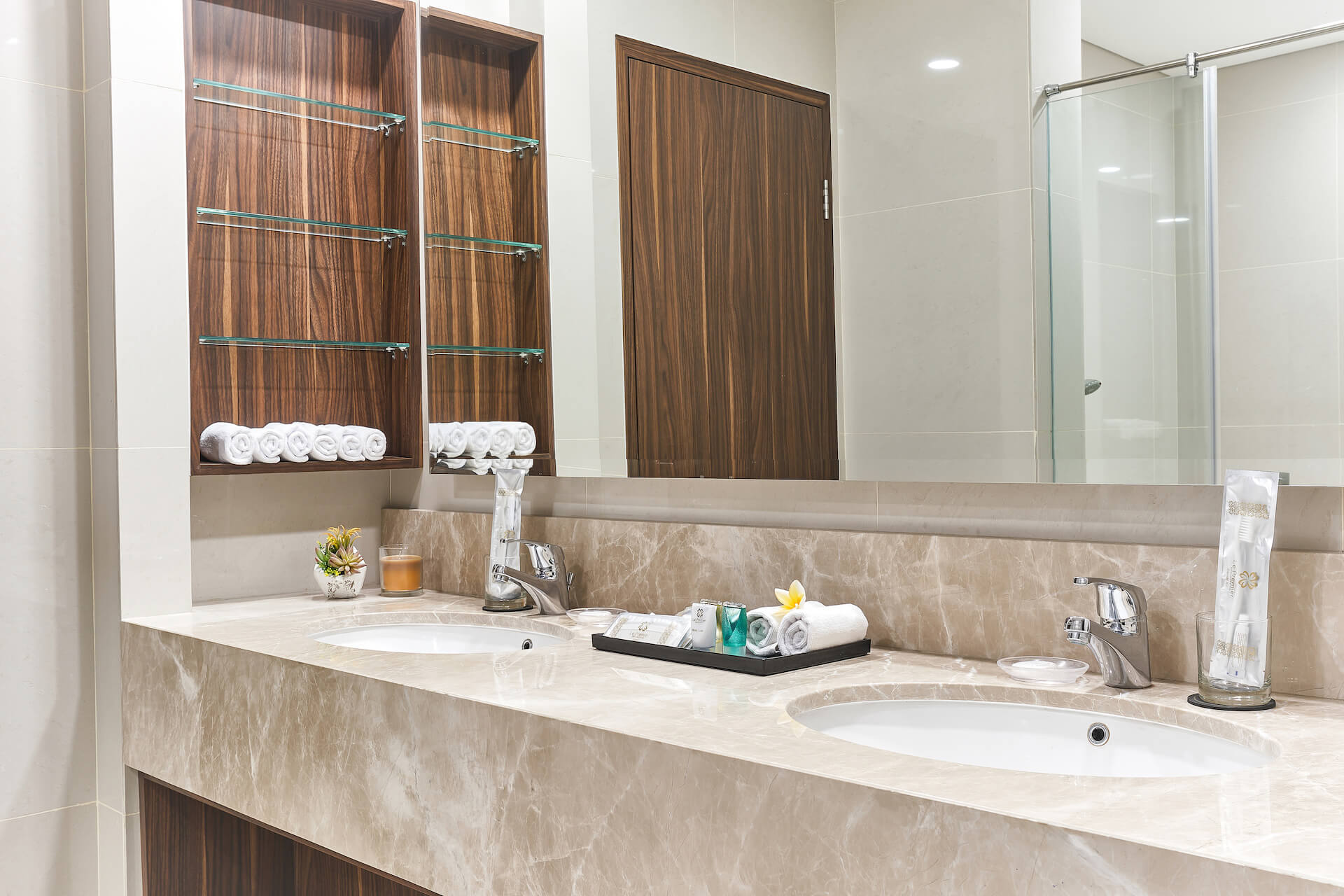 Le Premier Hotel Kota Deltamas Online Reservation