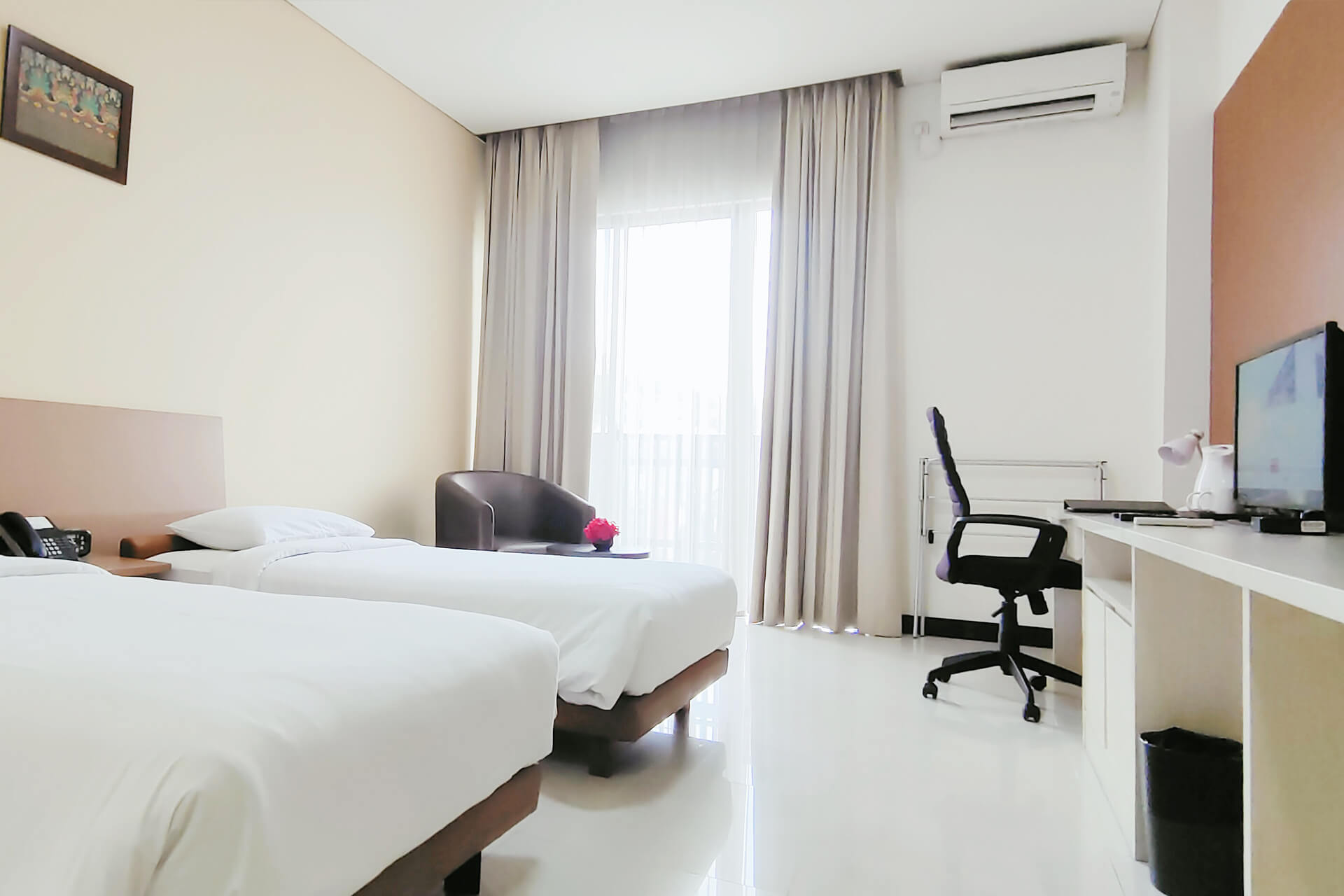 Le Premier Hotel Kota Deltamas Online Reservation